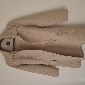 Beige trench coach